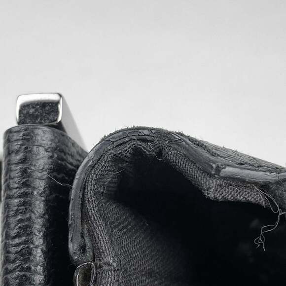 GUCCI Black Canvas Shoulder Bag - Picture 5 of 9